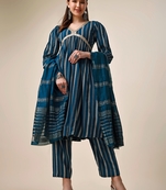 Women Reyon Printed Kurta and Trousers With Dupatta
