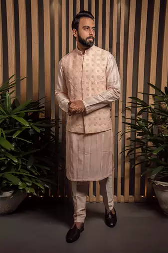 Pink Pearl Embroidered Bandi With Kurta Set