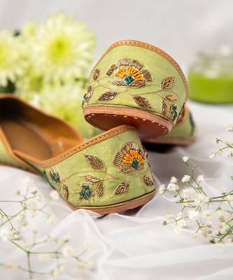 Olive Spring Knot Jutti 7
