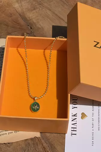 Zariin Gold Dipped In Her Footsteps Green Onyx Pendant Necklace