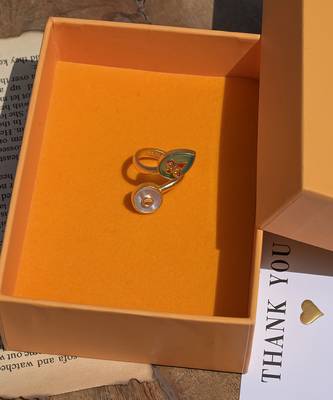 Zariin Gold Dipped Vintage Queen Open Ring 3