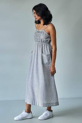 Black and White Back Detailed Dress With Front Pockets 2