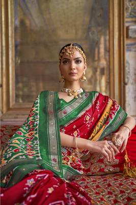 Red Woven Silk Blend Blend Saree With Blouse 2