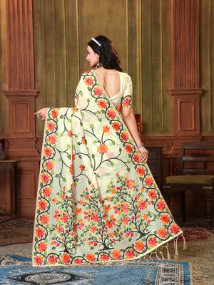 Off White Woven Silk Blend Saree With Blouse 3