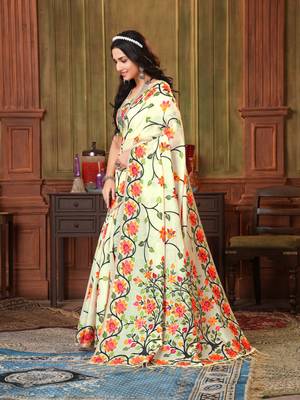 Off White Woven Silk Blend Saree With Blouse 4