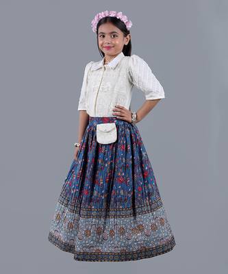 White Floral Embroidered Skirt Set 3