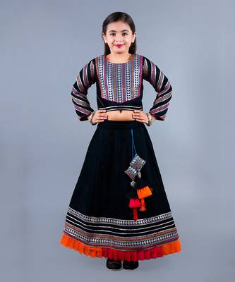 Black Embroidered Velvet Lehenga Set 2