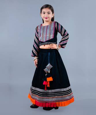 Black Embroidered Velvet Lehenga Set 3