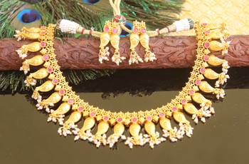 Matte finish Mango necklace set 1