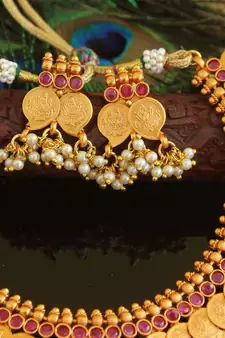 Matte finish temple coin necklace set