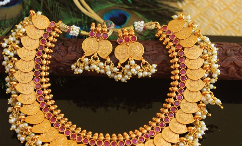 Matte finish temple coin necklace set