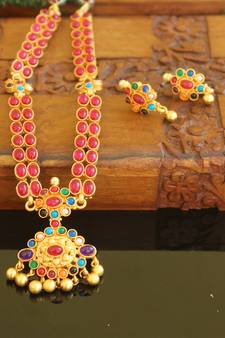 Designer matte finish necklace set