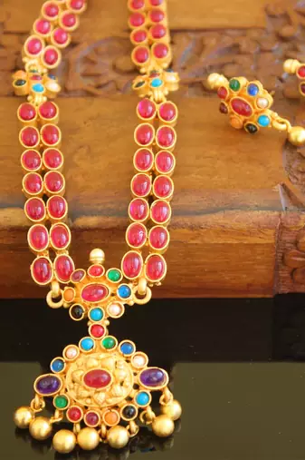 Designer matte finish necklace set
