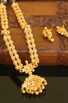 Designer matte finish necklace set