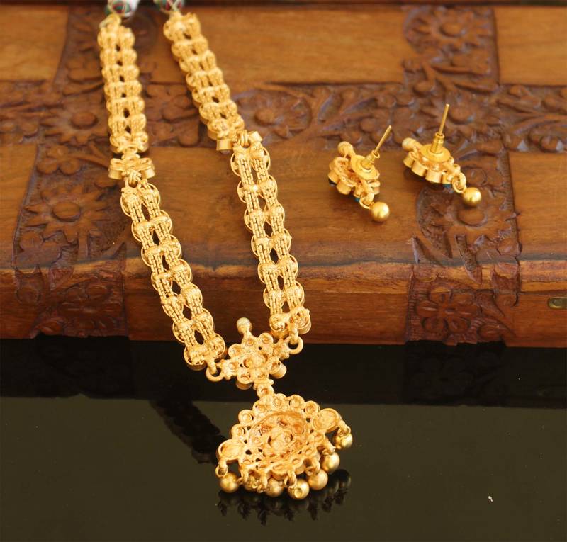 Designer matte finish necklace set