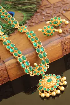 Designer matte finish necklace set