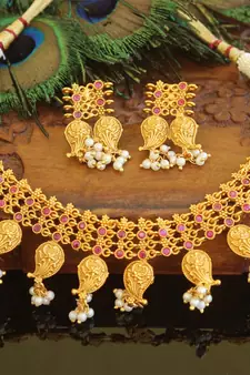 Designer matte finish necklace set