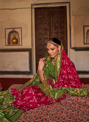 Honey Yellow Patola Silk Blend Saree With Blouse 4