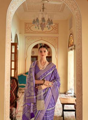 Lavender Patola Silk Blend Saree With Blouse 2