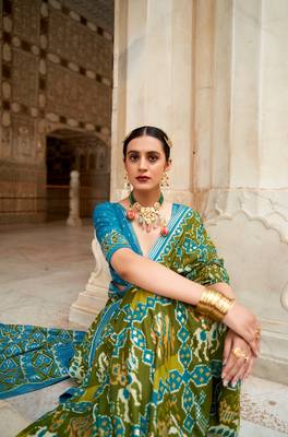 Multicolor Patola Silk Blend Saree With Blouse 3