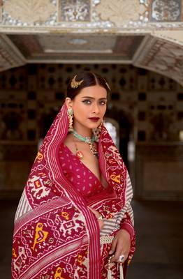Multicolor Patola Silk Blend Saree With Blouse 3