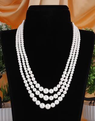 White pearl necklaces 1