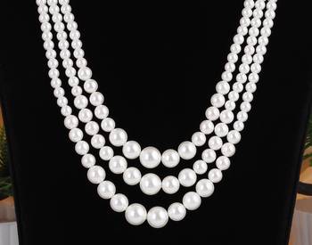 White pearl necklaces 2