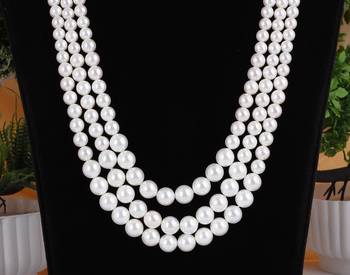 White pearl necklaces 2