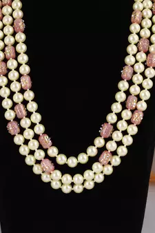 Multicolor pearl necklaces