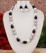 Multicolor mother of pearl necklaces