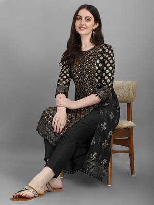 Women's Gold And Pigment Printed Cotton Kurta And Pant Set (MAK29KATPATCH) 1