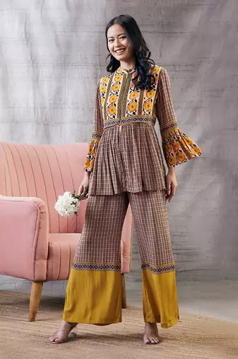 Taahira Multi Color Printed Kurta Set