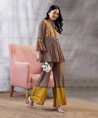 Taahira Multi Color Printed Kurta Set 5