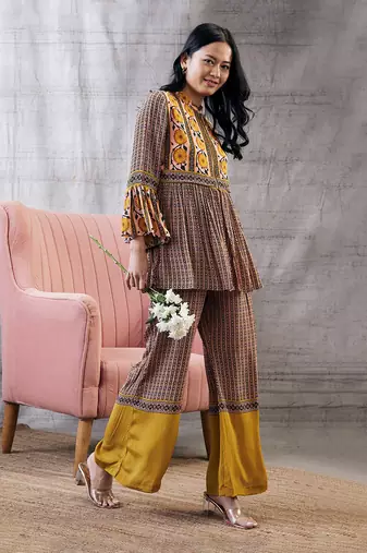 Taahira Multi Color Printed Kurta Set