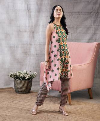 Taahira Multicolor Printed Asymmetric Kurta Set 2