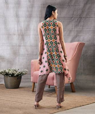 Taahira Multicolor Printed Asymmetric Kurta Set 5