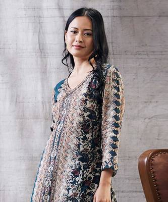 Dilara Blue Embroidered Kurta Set 5