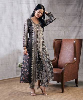 Dilara Brown Embroidered Kurta Set 2