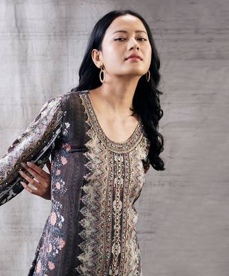 Dilara Brown Embroidered Kurta Set 4