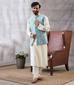 Sarouk Beige And Blue Printed Bundi Set