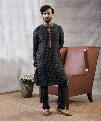 Zahra Black Printed Kurta Set 1