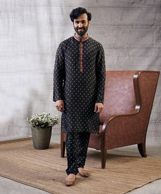 Zahra Black Printed Kurta Set 2
