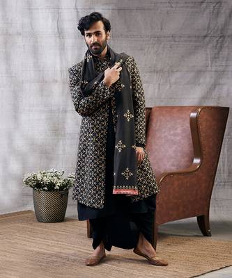 Zahra Black Printed Longline Jacket Set 1
