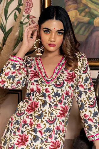 Off White Garden Rose Kurta Set