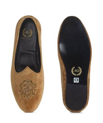 Sand Cheeku Velvet Juttis 4