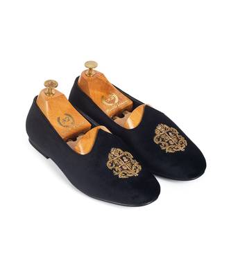 black velvet juttis with zardozi embroidery work 1