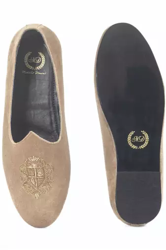 Beige Velvet Juttis