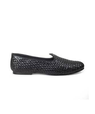 Black Leather Woven Juttis 3