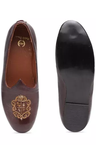 Brown Royal Crest Leather Juttis