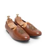 Tan Royal Crest Leather Juttis